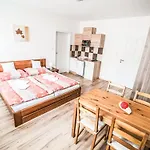 Dueta-2 By Interhome Český Krumlov